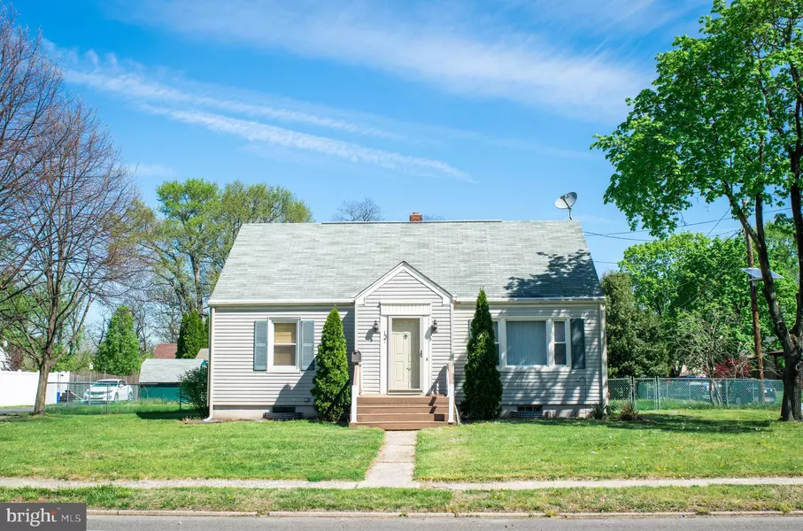 137 SOUTH AVE, Mount Holly, NJ 08060