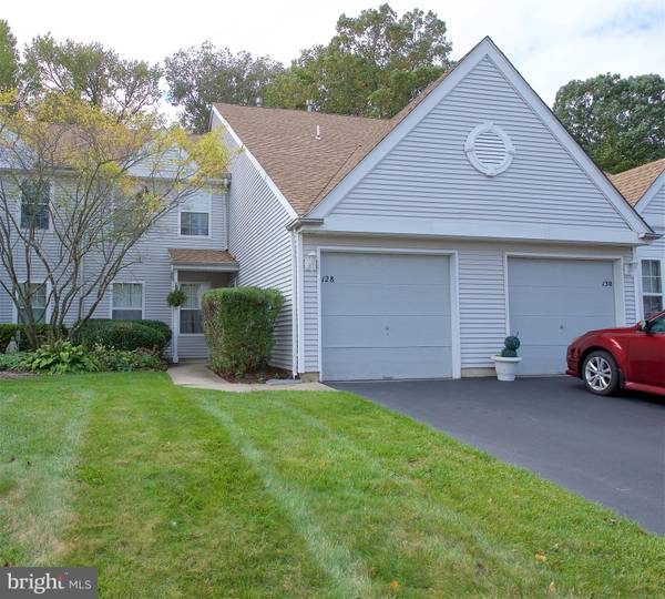 128 BIRCH HOLLOW DR, Bordentown, NJ 08505