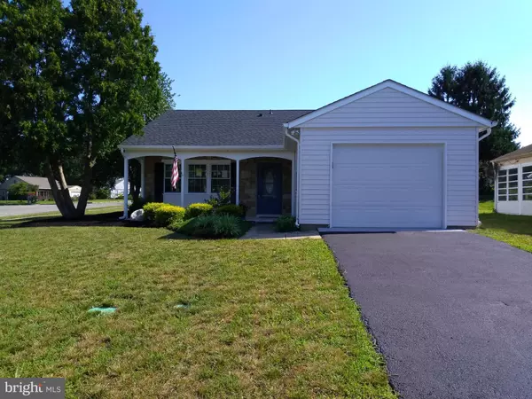 2 NEW CASTLE DR, Southampton, NJ 08088