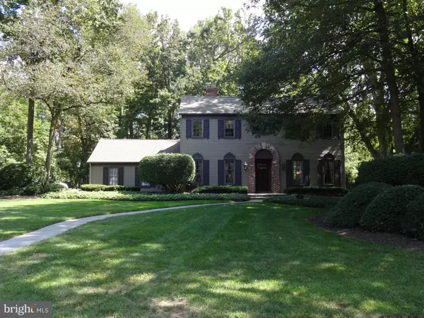 212 LAURENCE DR, Moorestown, NJ 08057