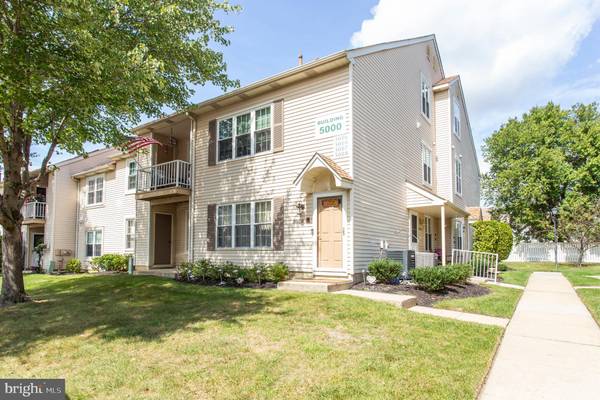 5007-A ADELAIDE DR, Mount Laurel, NJ 08054