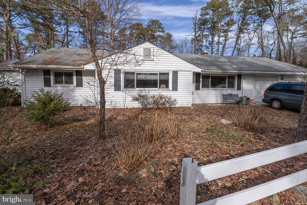 48 N LAKESIDE DR W, Medford, NJ 08055