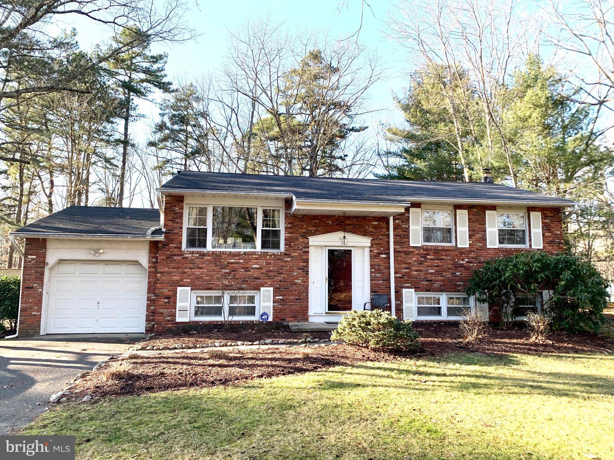 6 LILAC LN, Medford, NJ 08055