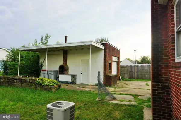 Vineland, NJ 08360,39 W ALMOND ST