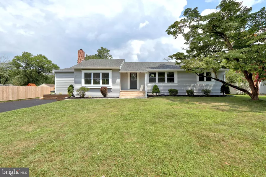 2 WARREN AVE, Voorhees, NJ 08043