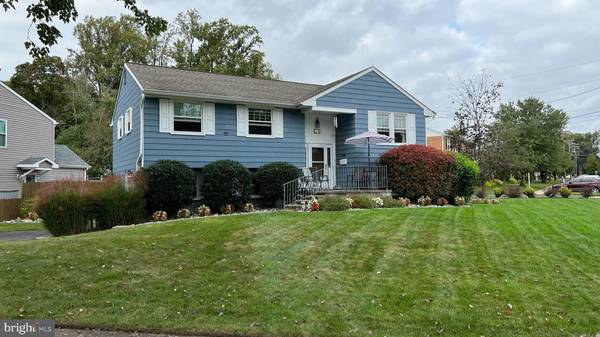 1 SUNNYBROOK CT, Stratford, NJ 08084