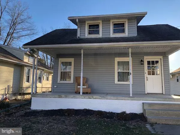 12 EDEN AVE, Oaklyn, NJ 08107