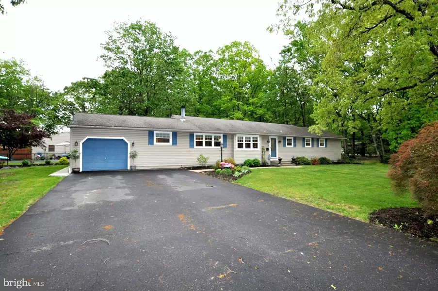 7 THOMAS RD, Voorhees, NJ 08043