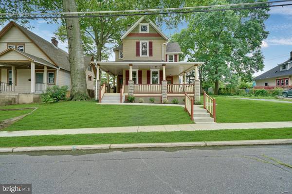 21 OAKLAND AVE, Audubon, NJ 08106