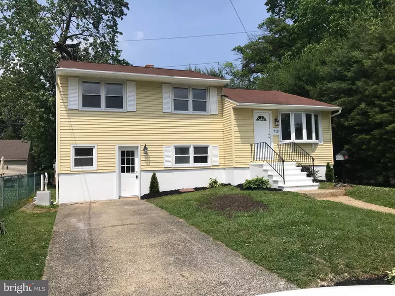 715 CEDAR AVE, Mount Ephraim, NJ 08059