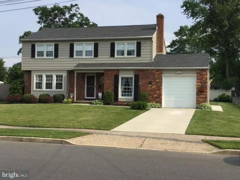 210 MCINTOSH RD, Cherry Hill, NJ 08003