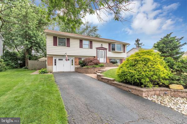 38 REGENT RD, Cherry Hill, NJ 08003