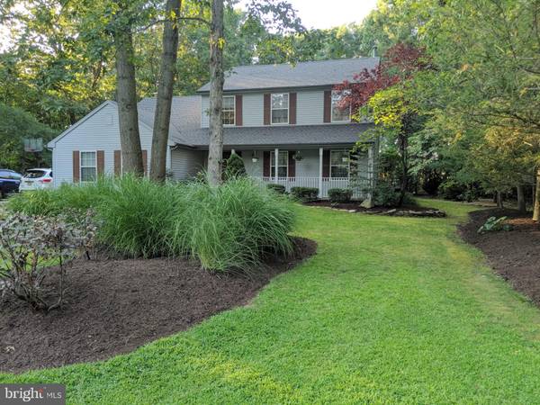 4 ARCADIAN DR, Sicklerville, NJ 08081