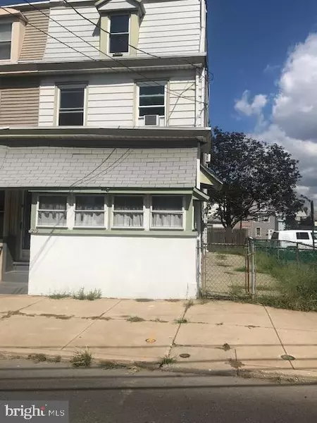 219 BERGEN ST, Gloucester City, NJ 08030