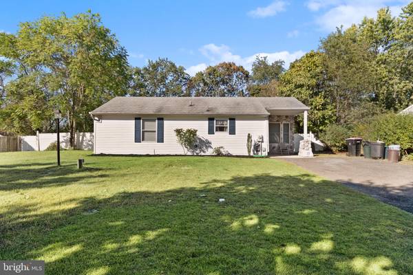 15 DUNDALK LN, Sicklerville, NJ 08081