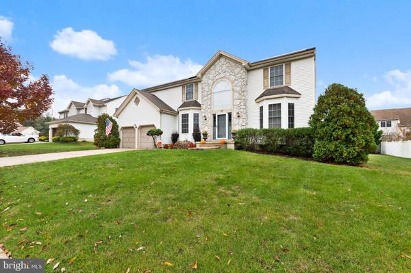 12 BLUESTONE CIR, Sicklerville, NJ 08081