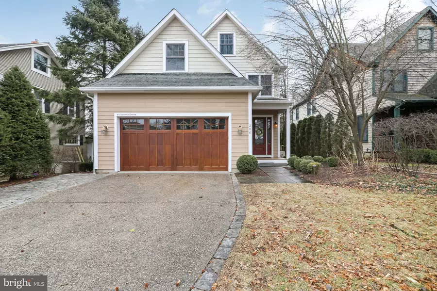 206 E COTTAGE AVE, Haddonfield, NJ 08033