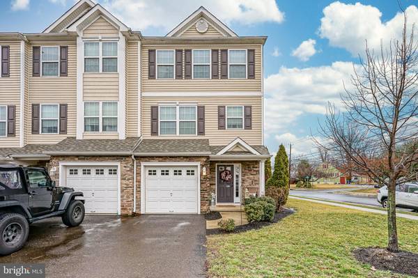 1 LUMBER LN, Mount Ephraim, NJ 08059