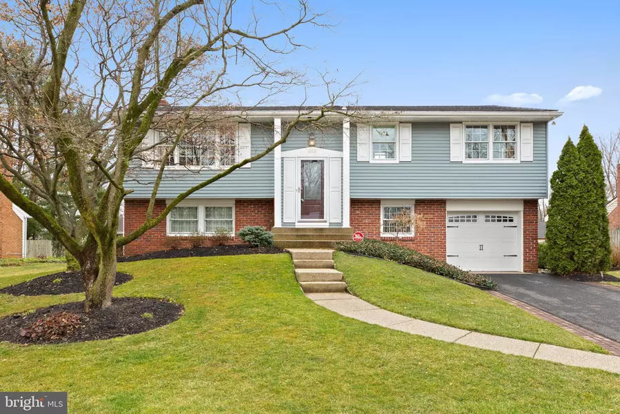 513 MACKIN DR, Cherry Hill, NJ 08002