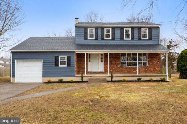 106 MCKINLEY AVE, Blackwood, NJ 08012