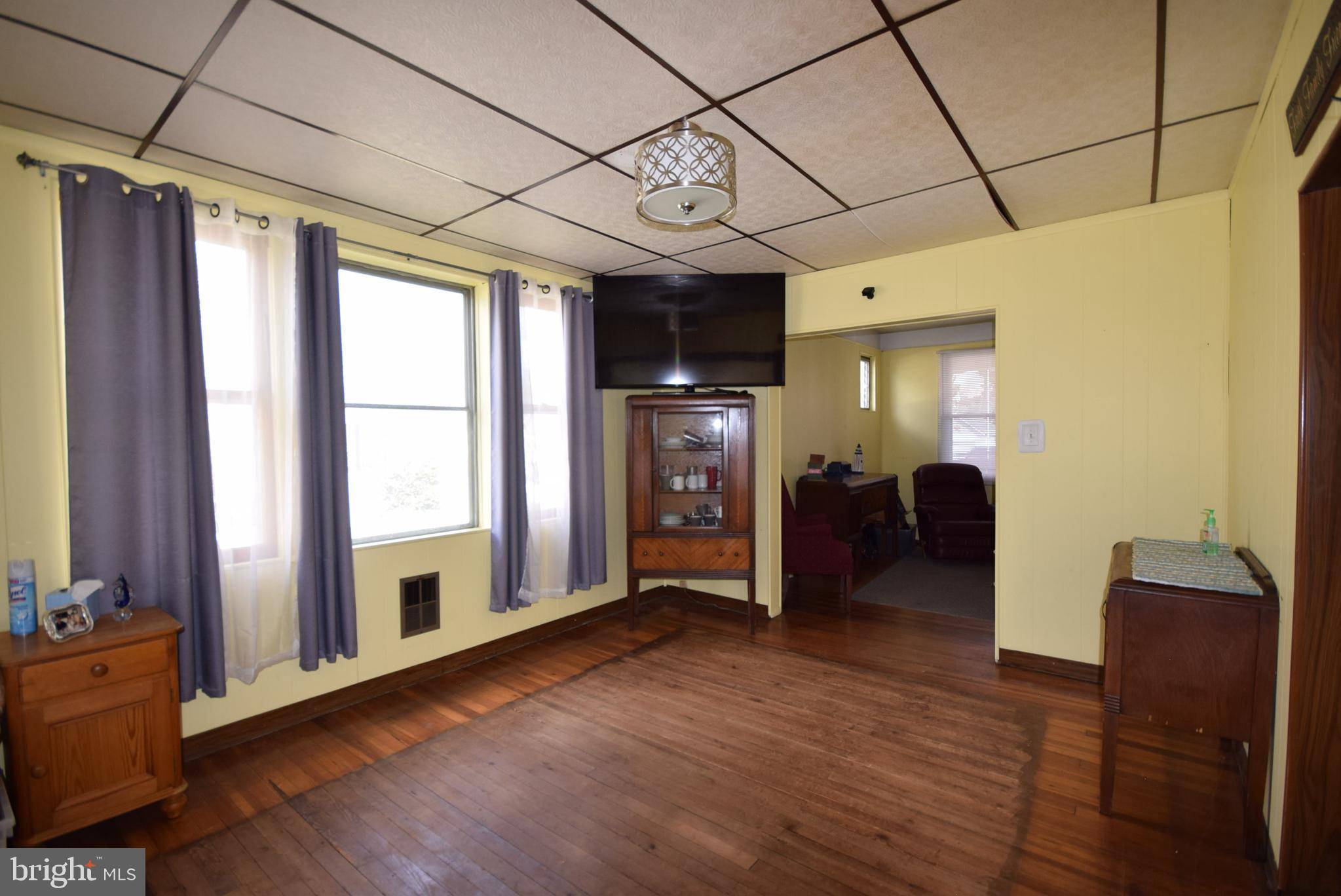 Gloucester City, NJ 08030,231 ROSALIND AVE