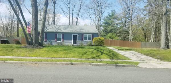 11 WOODSIDE LN, Sicklerville, NJ 08081