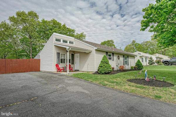 21 DUNDALK LN, Sicklerville, NJ 08081