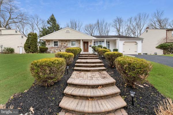 1913 HUNTINGTON DR, Cherry Hill, NJ 08003