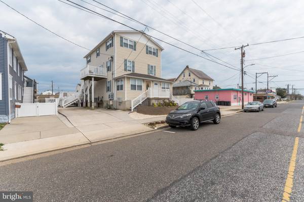 209-211 W 18TH AVE, Wildwood, NJ 08260