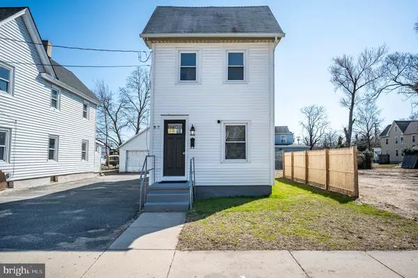 20 W WASHINGTON ST, Paulsboro, NJ 08066