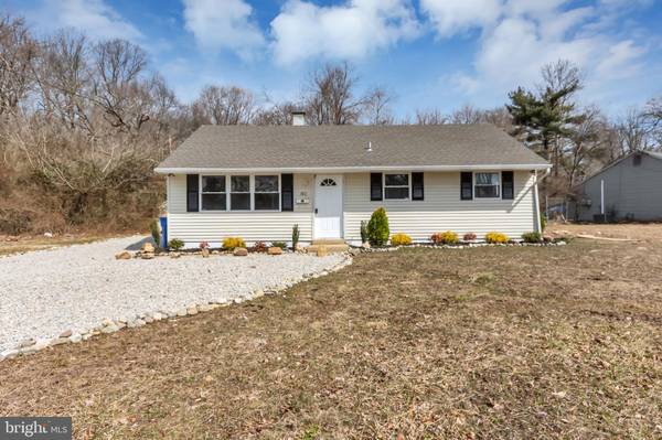 180 S DENNIS DR, Clayton, NJ 08312