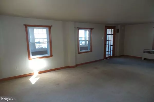 National Park, NJ 08063,416 HESSIAN AVE