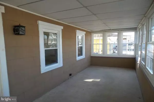 National Park, NJ 08063,416 HESSIAN AVE