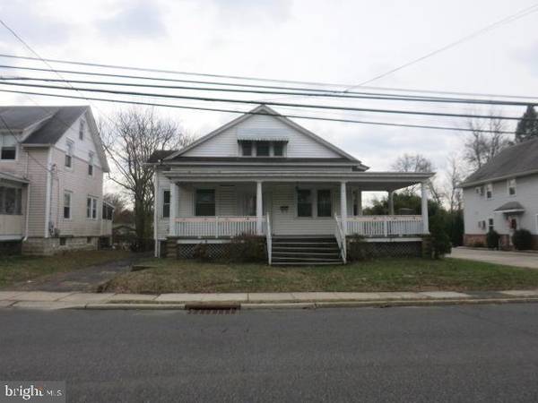 223 W HOLLY AVE, Pitman, NJ 08071