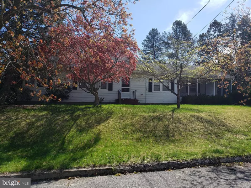 514 LAKEVIEW DR, Swedesboro, NJ 08085