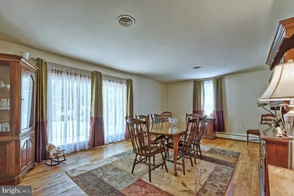 Gibbstown, NJ 08027,76 SWEDESBORO RD