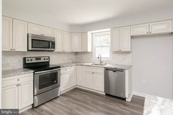 Woodbury, NJ 08096,808 MAIL AVE