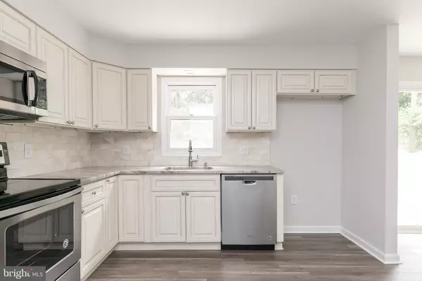 Woodbury, NJ 08096,808 MAIL AVE