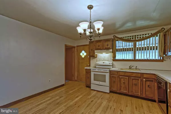 Gibbstown, NJ 08027,122 E VINE ST