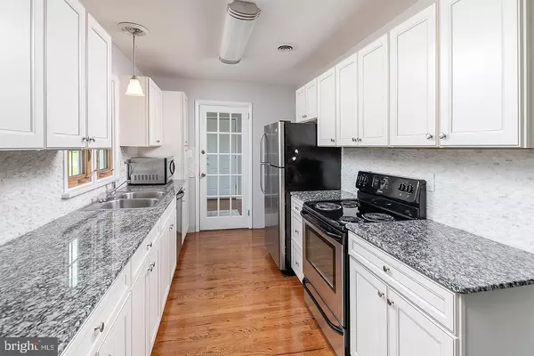 Gibbstown, NJ 08027,690 SWEDESBORO RD