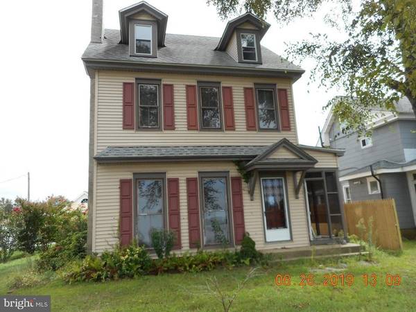 45 RIVERVIEW AVE, Paulsboro, NJ 08066