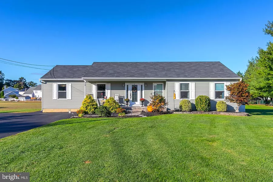 28 QUAKER RD, Mickleton, NJ 08056