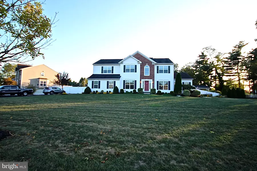 21 CURTMANTLE RD, Mickleton, NJ 08056