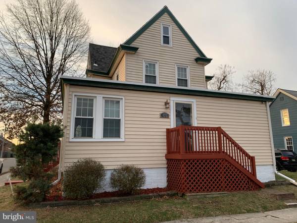 428 RAILROAD AVE, Gibbstown, NJ 08027