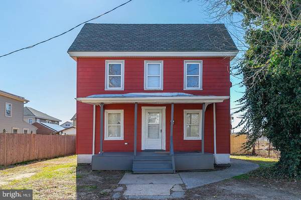 22 E JEFFERSON ST, Paulsboro, NJ 08066