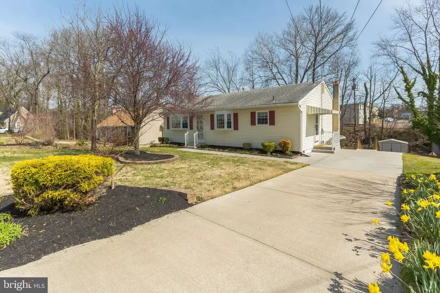 8 CYPRESS CIR, West Deptford, NJ 08096