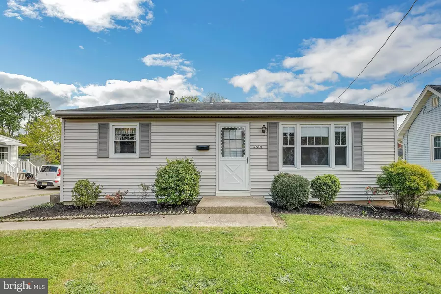 220 NEW ST E, Glassboro, NJ 08028