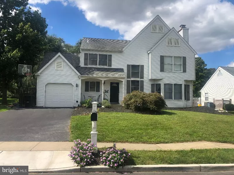 16 COUNTRY, Hamilton, NJ 08690