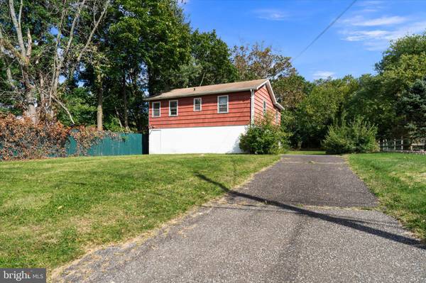 7 DAVISON RD, Hightstown, NJ 08520