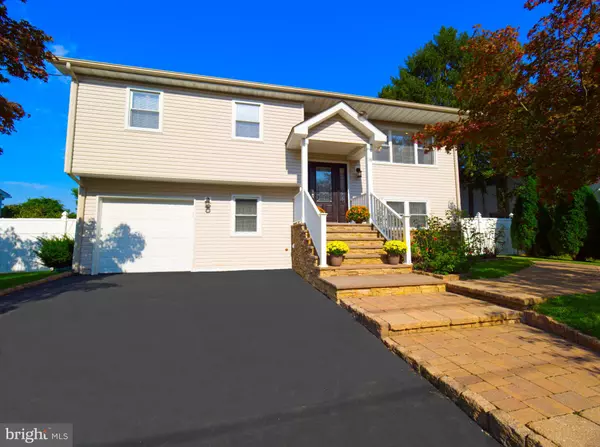 14 HOPATCONG DR, Lawrenceville, NJ 08648